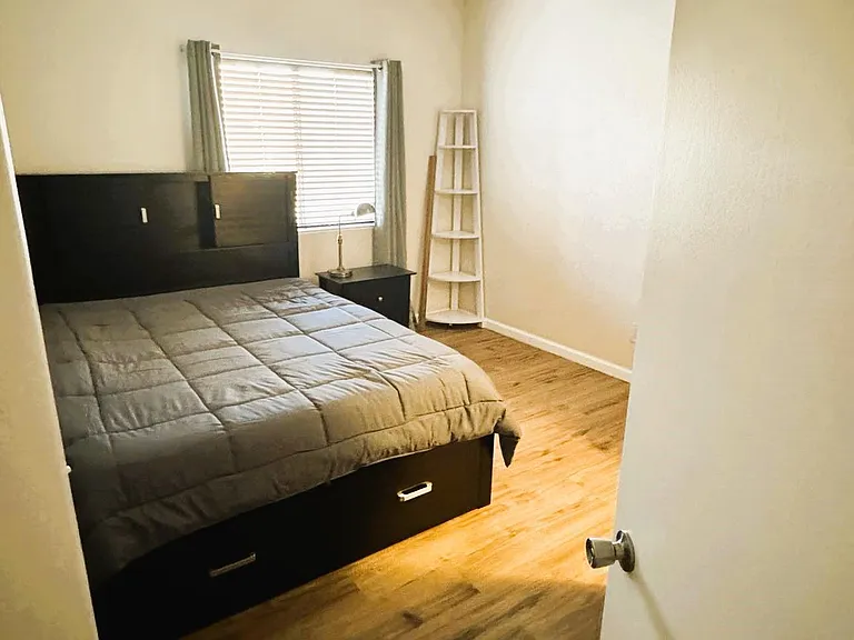4349 E Haven Ln — Photo 16