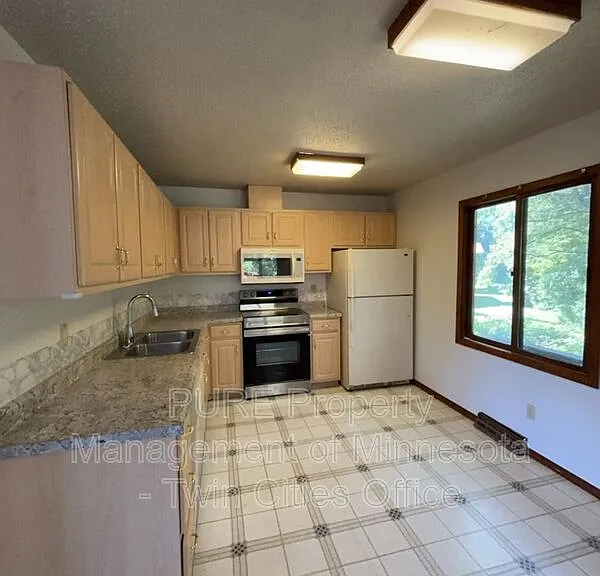1514 N Timber Rdg — Photo 13