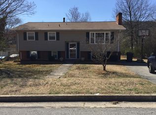 5422 Green Meadow Rd, Roanoke, VA 24018