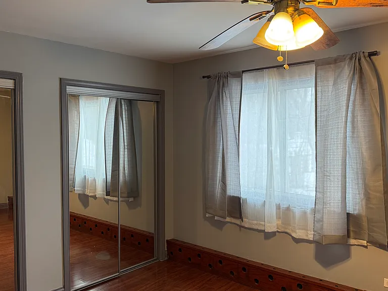 9S060 Lake Dr #12-102 — Photo 11