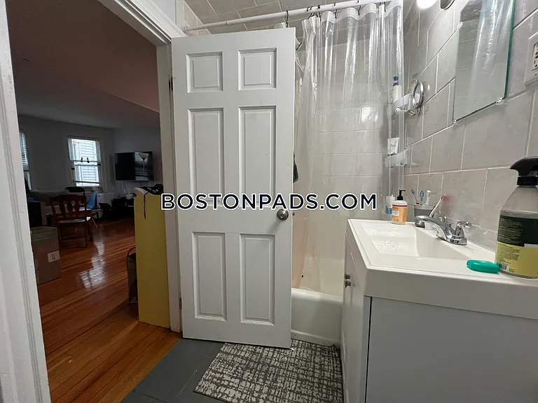 24 Farrington Ave #2 — Photo 14