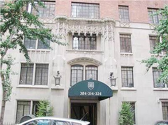 5th image of 304 E 41st St APT 1007A