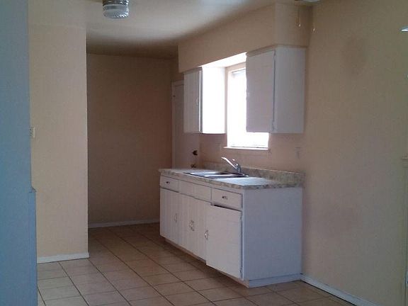 2nd image of 2310 Tremont Ave #Ab