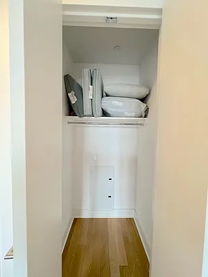 Rented by REALTY QUEST NEW YORK INC | media 25