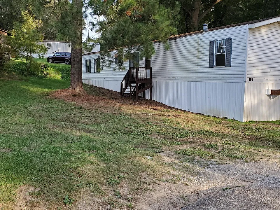 103 Redcomb Dr