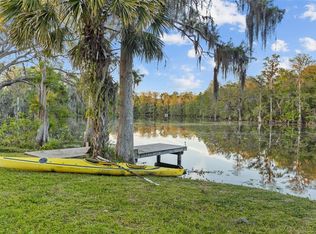 614 Vanderbaker Rd, Temple Terrace, FL 33617