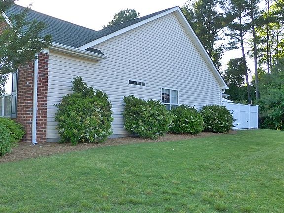 3rd image of 1549 Honeybee Ln