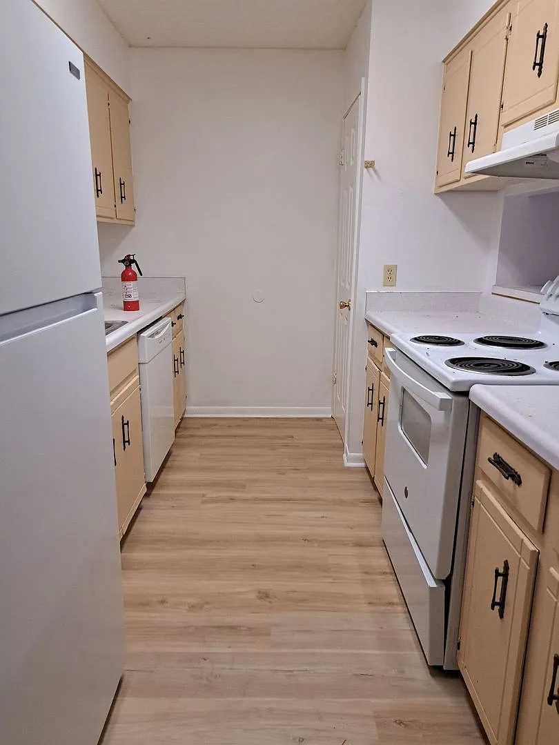 Building Photo - 12 Alma Ave #C