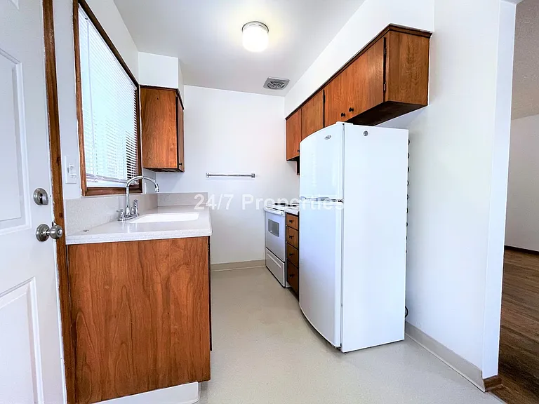 Affordable 1 BD | 1 BA Home - North Tabor — Photo 3