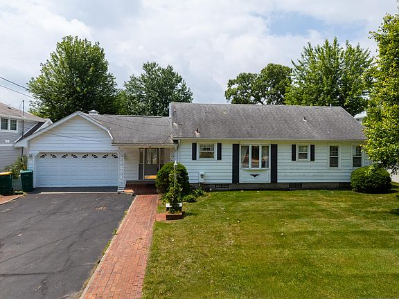4th image of 3624 E Shore Dr