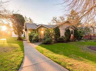 1975 Highland Rd, View Royal, BC V9B 6H8