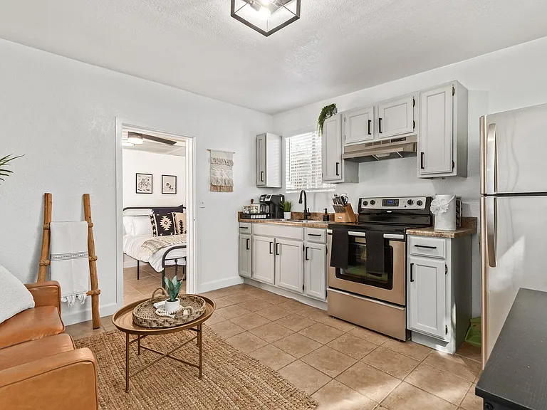 5321 N 22nd Dr #B — Photo 8