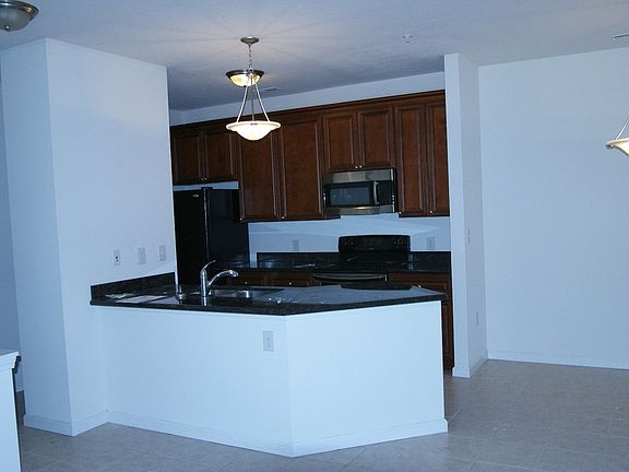 3rd image of 8011 Valle Creek Pkwy Unit 104