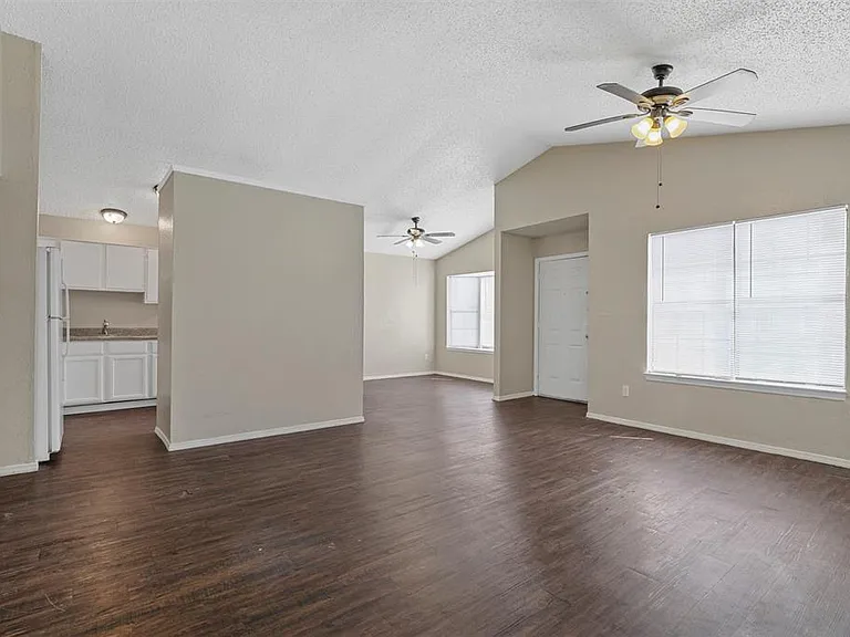 10311 Tamworth Dr — Photo 26