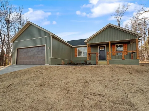 1 Strichen Dr, Bella Vista, AR 72715