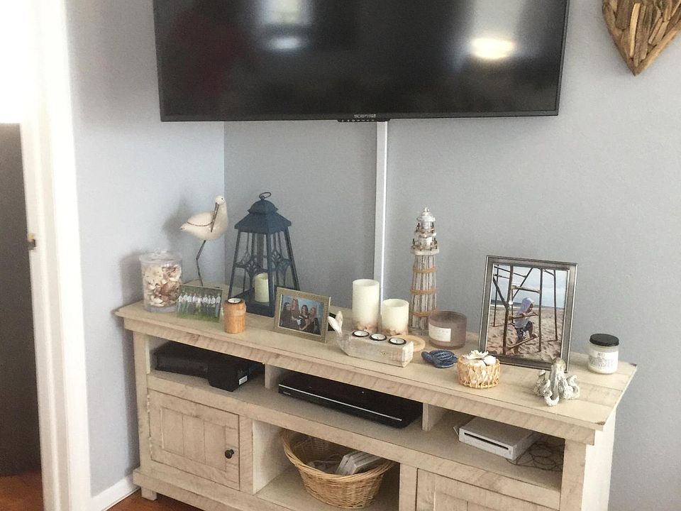2nd image of 176 Beach 130th St #2R