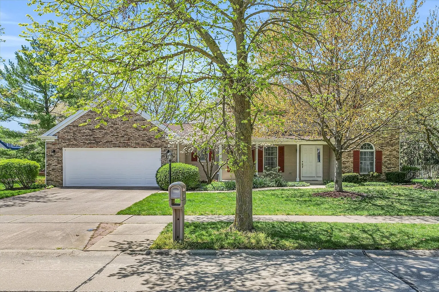 2705 Galen Dr photo 1