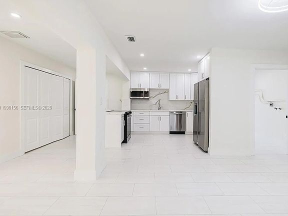 5th image of 865 W 72nd Pl #33014