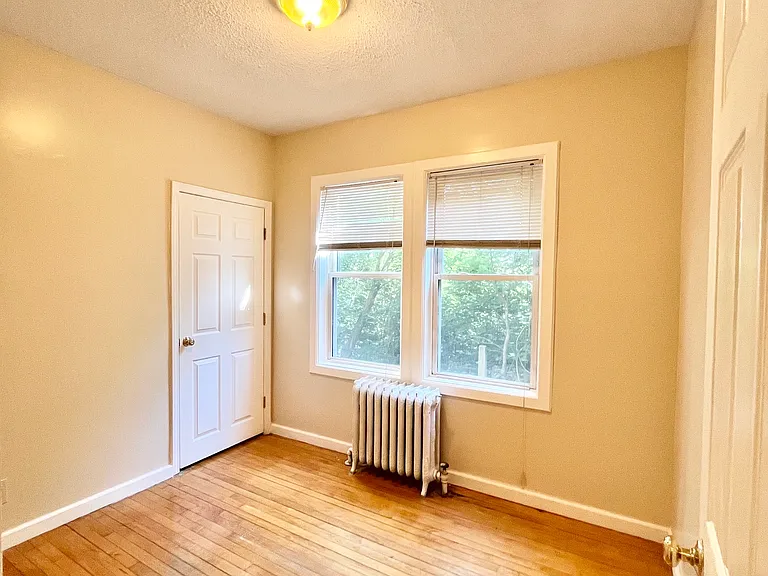 17 Park View St #1 — Photo 7