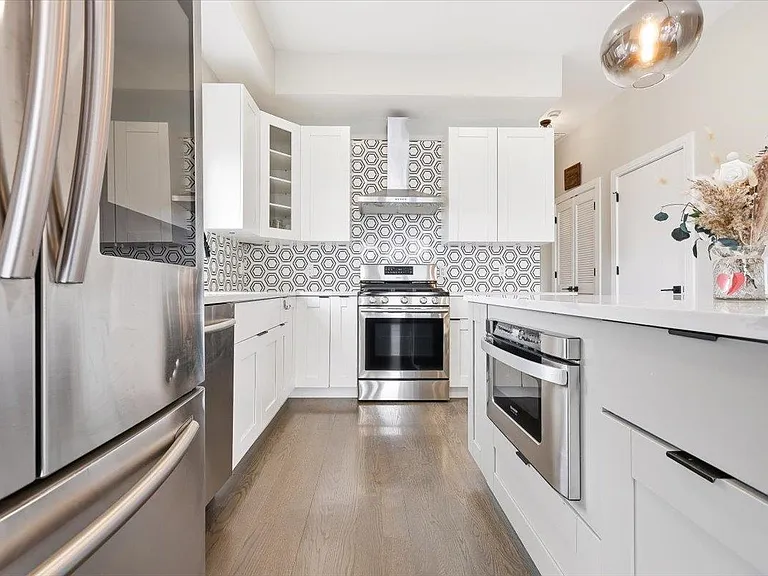 192 Congress St #2 — Photo 6