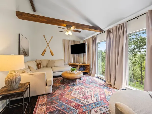 12275 Blueberry Ln, Lowell, AR 72745