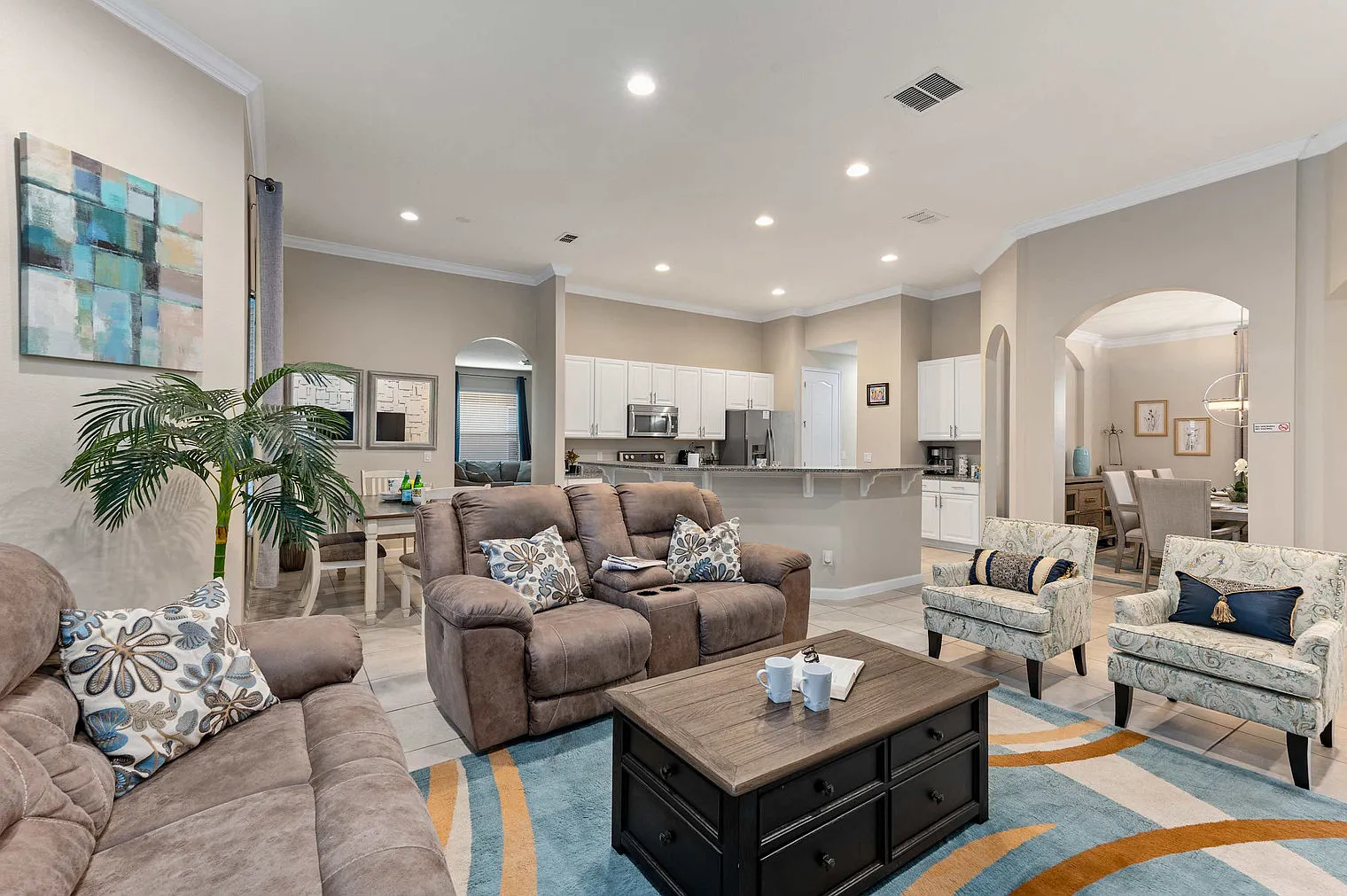 5 bed, 4.0 bath, 2787 sqft, $4,383 — Photo 4
