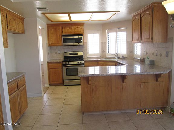 5th image of 4745 Grandview Dr