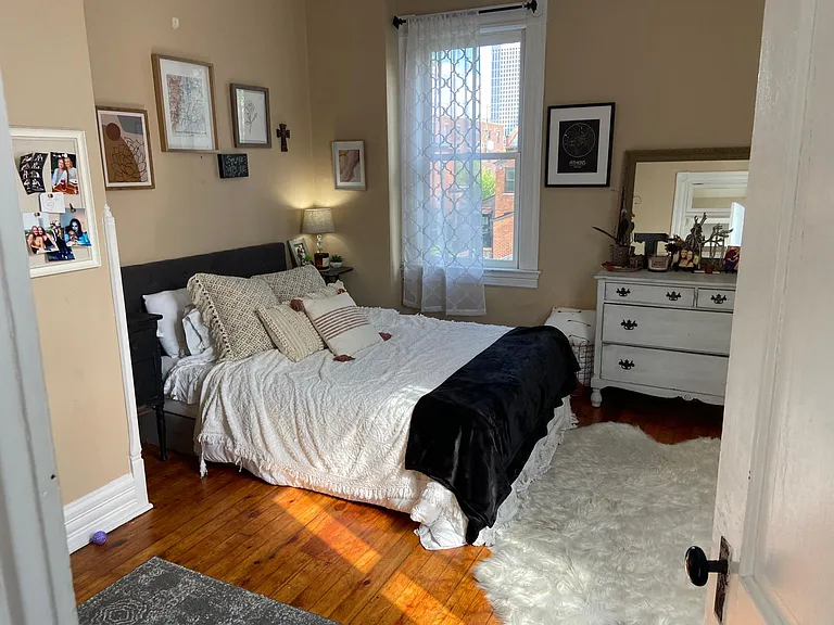 Upstairs Bedroom #2