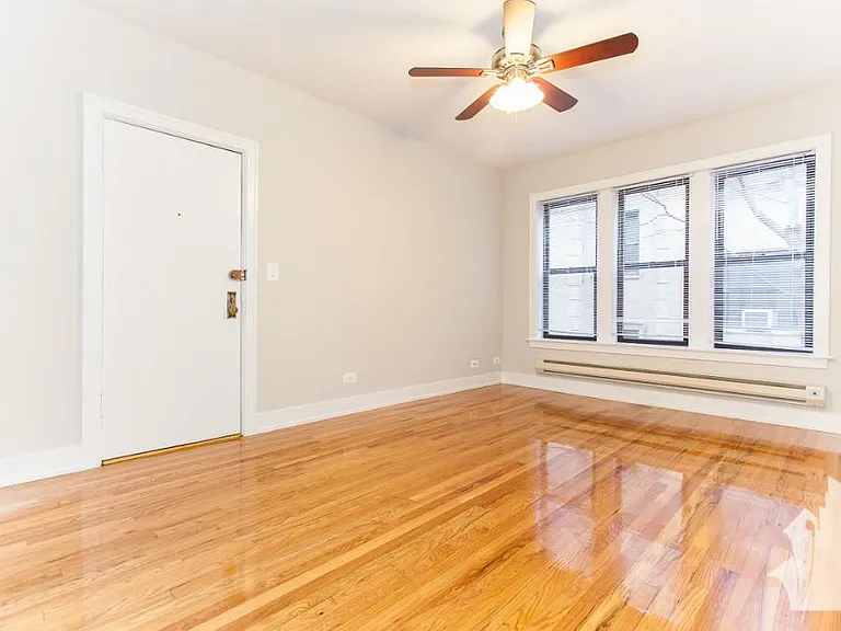 623 W Melrose St #M1 — Photo 2