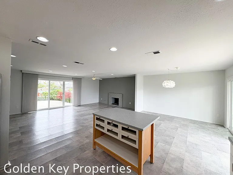 5510 Los Robles Dr — Photo 11