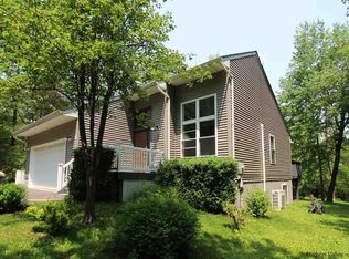 9 Schoolmaster Ct, Athens, NY 12015