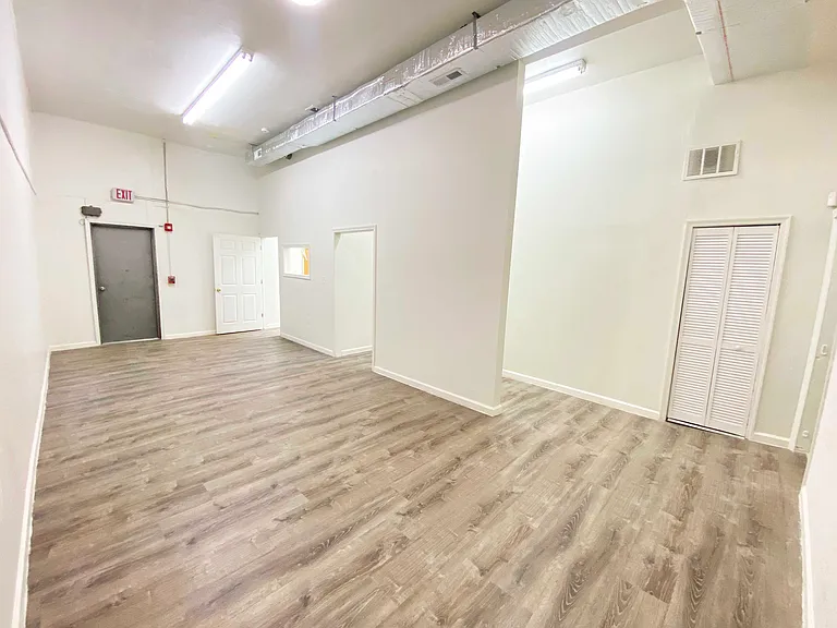 1433 Vernon Rd — Photo 17