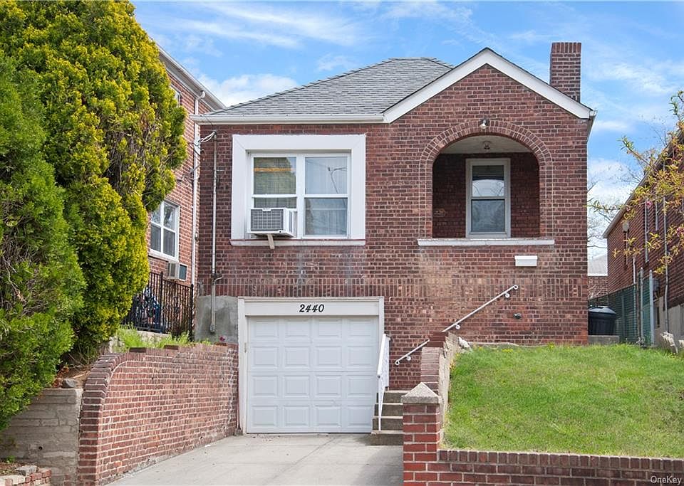 1st image of 2440 Fenton Ave