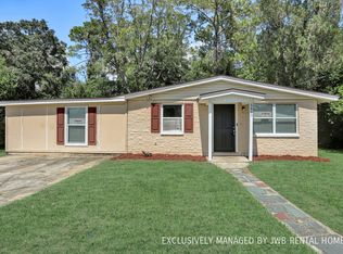 6869 Sonora Dr N, Jacksonville, FL 32244