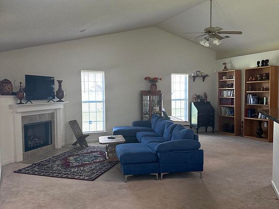 2nd image of 113 Oakleigh Dr