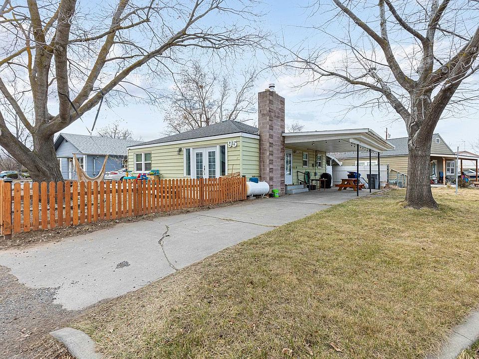1st image of 95 Jadwin Ave