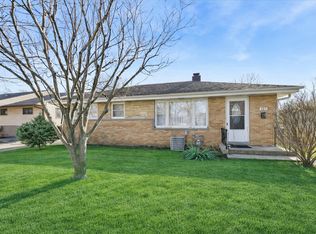 127 W Courtland St, Mundelein, IL 60060