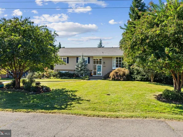 9010 Longstreet Dr, Manassas, VA 20110