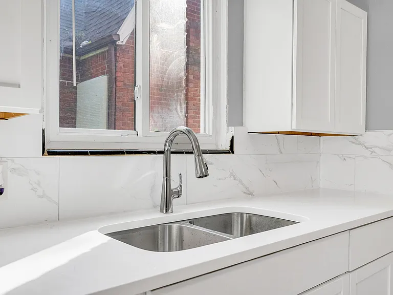 10470 Roxbury St — Photo 11