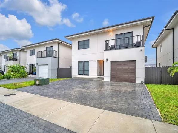 1337 NW 3rd St, Florida City, FL 33034