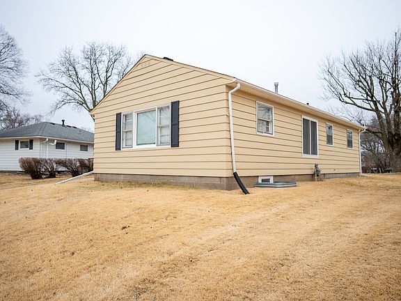 2nd image of 2550 26th St