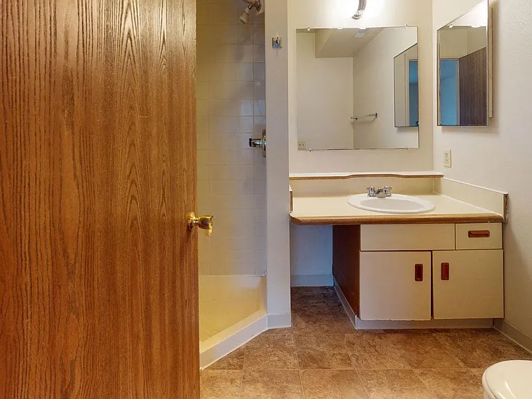 Pine Knoll Apartments — Photo 89