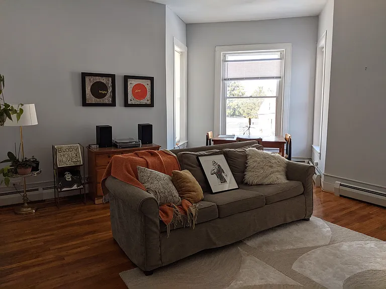 503 E Buffalo St #4 — Photo 3