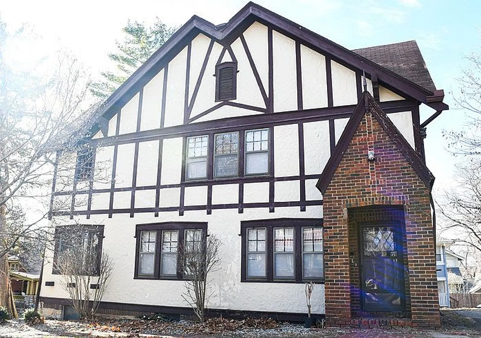 5446 Charlotte St. — Photo 1