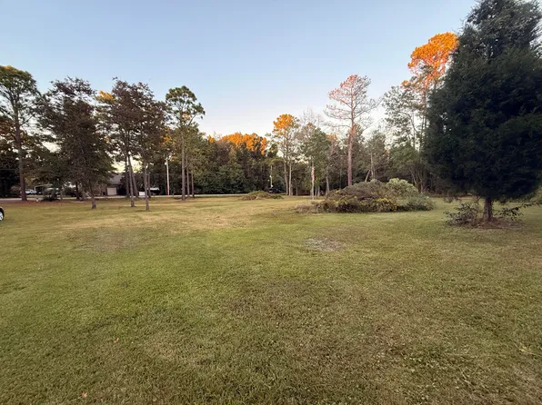 308 General Moultrie Dr, Bonneau, SC 29431