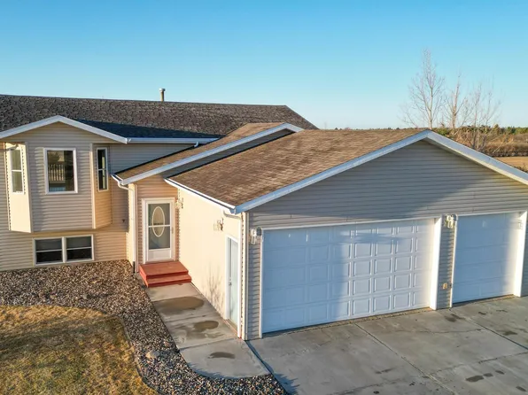 7119 Rock Creek Rd, Bismarck, ND 58503