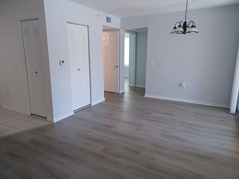 215 Villa Cir — Photo 6