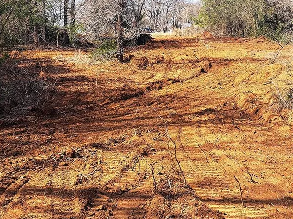 335 County Rd N, Rockdale, TX 76567