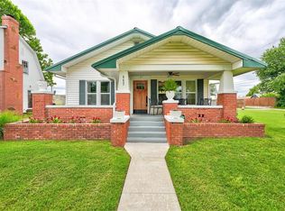 117 S 7th St, McLoud, OK 74851