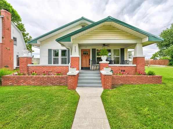 117 S 7th St, McLoud, OK 74851